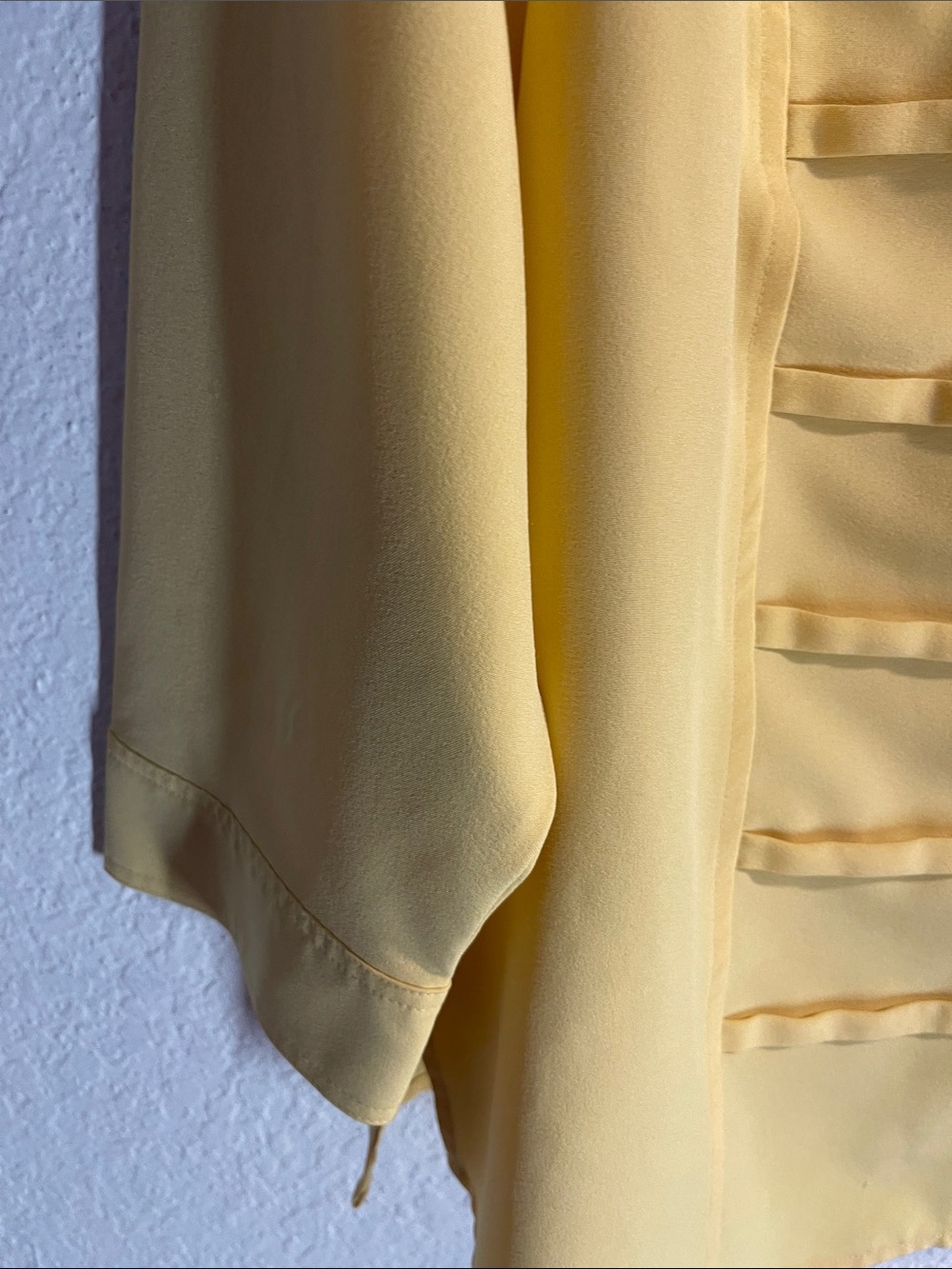 Covington Yellow Ruffle-Trim Button Front Blouse Size Large - Picture 5 of 12